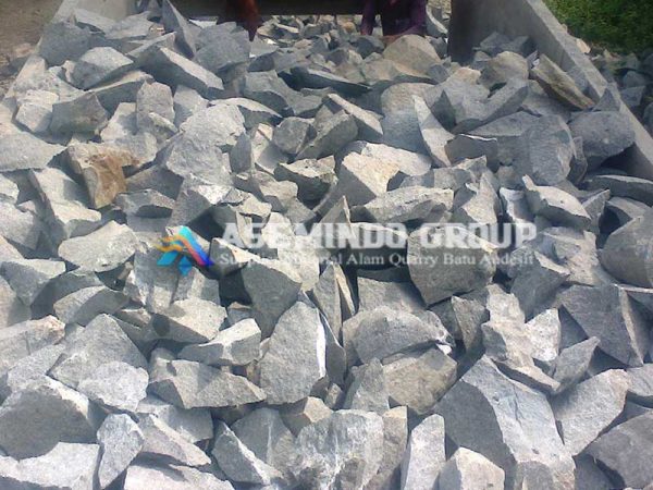 Harga BATU BELAH pondasi per m3